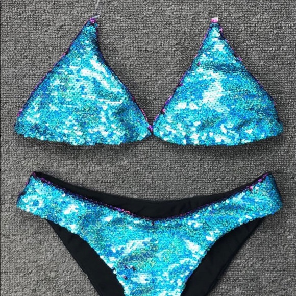 Color Changing Bikini - Picture 3 of 5